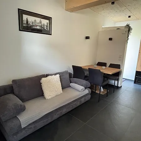 N & C * 蒂罗的圣约翰